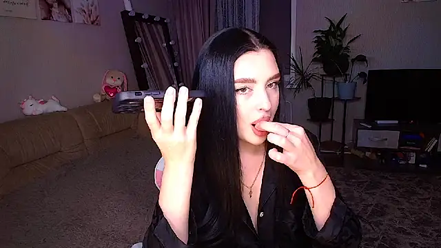 Snapshot of __Malika__ chatting on October 31, 2025, 3:30 pm Malika online show from October 31, 2025, 3:30 pm