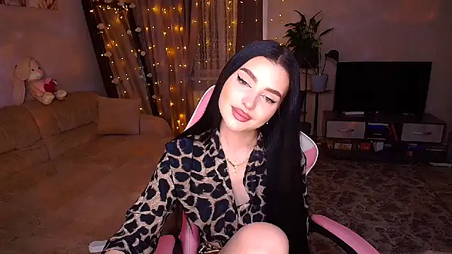 Snapshot of __Malika__ chatting on December 4, 2025, 3:22 pm Malika online show from December 4, 2025, 3:22 pm