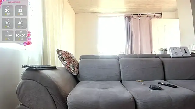 Fairycandyx online show from October 14, 2025, 5:57 pm