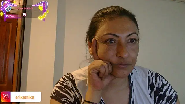 ErikaRika online show from October 5, 2025, 12:45 am