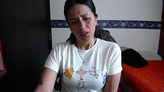 Snapshot of sharoon_cheerry chatting on October 9, 2025, 1:00 pm sharoon cheerry online show from October 9, 2025, 1:00 pm