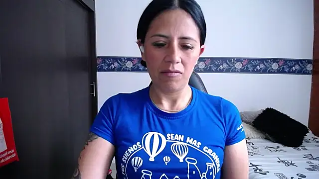 Snapshot of sharoon_cheerry chatting on October 18, 2025, 3:25 pm sharoon cheerry online show from October 18, 2025, 3:25 pm