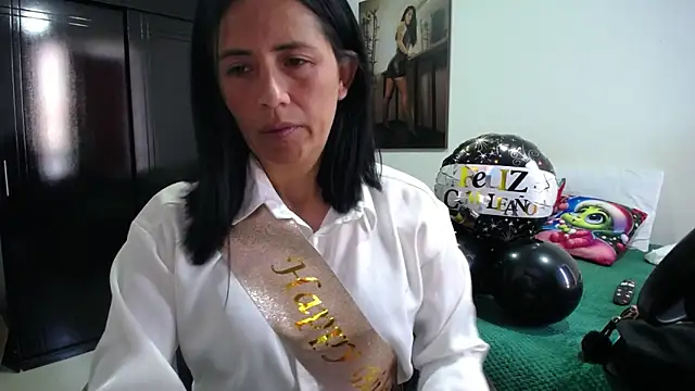 Snapshot of sharoon_cheerry chatting on December 5, 2025, 5:22 pm sharoon cheerry online show from December 5, 2025, 5:22 pm