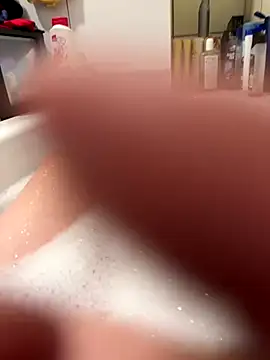 Snapshot of David19932908 chatting on December 2, 2025, 12:40 pm David19932908 online show from December 2, 2025, 12:40 pm