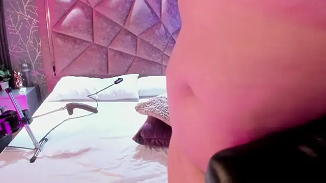 Snapshot of Amanda-Cruz chatting on November 1, 2025, 12:28 am Amanda-Cruz online show from November 1, 2025, 12:28 am