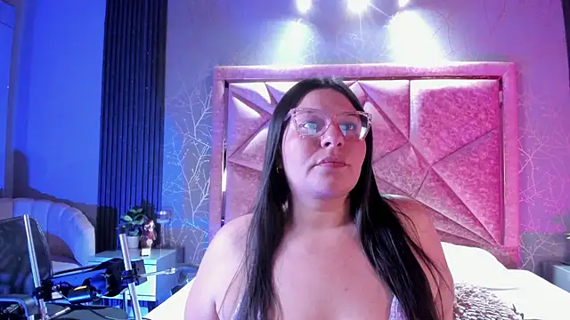 Snapshot of Amanda-Cruz chatting on October 1, 2025, 12:49 am Amanda-Cruz online show from October 1, 2025, 12:49 am