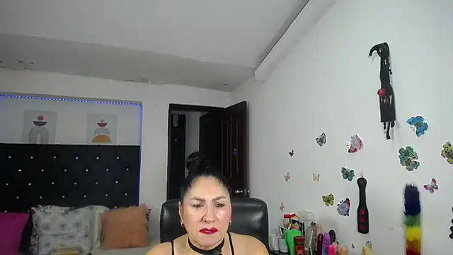 Snapshot of mature_bigboobs10 chatting on July 15, 2026, 4:19 am mature bigboobs10 online show from July 15, 2026, 4:19 am