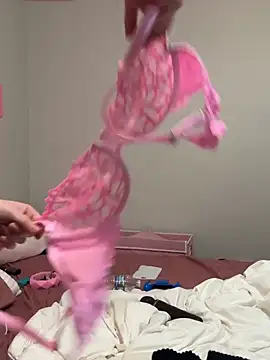 Snapshot of MissRomero chatting on December 22, 2024, 1:12 am MissRomero online show from December 22, 2024, 1:12 am