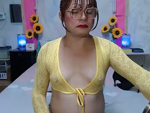 Snapshot of UrAsianPrincessDanie chatting on July 5, 2026, 7:54 pm UrAsianPrincessDanie online show from July 5, 2026, 7:54 pm
