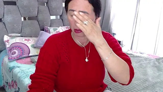 Snapshot of sara_hott_1 chatting on November 15, 2025, 8:35 pm sara hott 1 online show from November 15, 2025, 8:35 pm