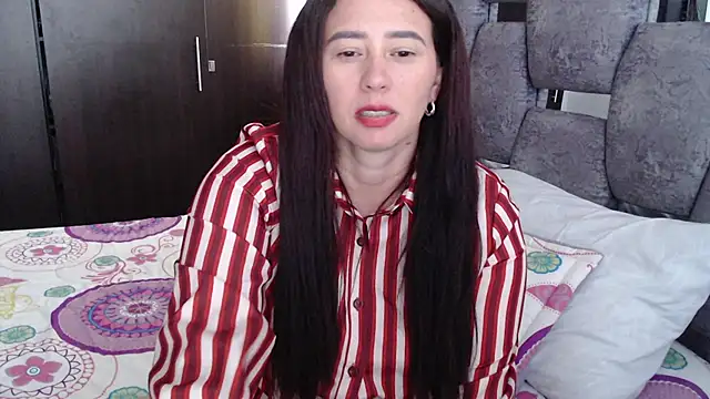 sara hott 1 online show from August 3, 2026, 4:24 pm