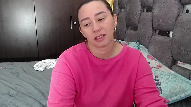 sara hott 1 online show from July 16, 2026, 2:58 pm