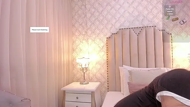 Snapshot of Pia_Johnson_ chatting on September 10, 2025, 11:42 am Pia Johnson online show from September 10, 2025, 11:42 am