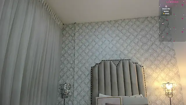 Snapshot of Pia_Johnson_ chatting on October 27, 2025, 11:44 am Pia Johnson online show from October 27, 2025, 11:44 am