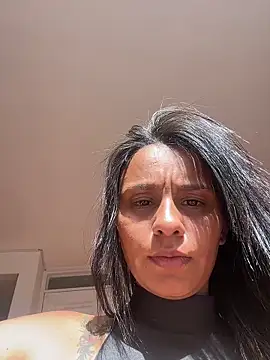 Snapshot of J_loren chatting on March 19, 2026, 8:42 pm J loren online show from March 19, 2026, 8:42 pm