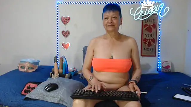 loquitaqueen011 online show from July 5, 2026, 3:30 pm