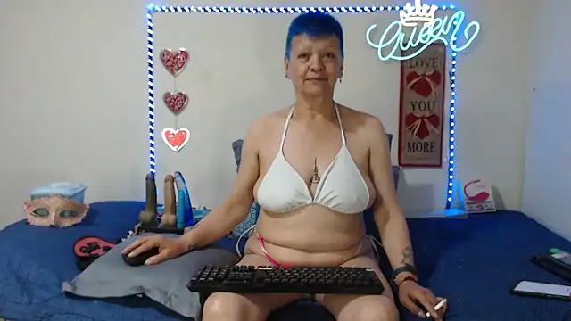 loquitaqueen011 online show from March 30, 2026, 6:42 pm