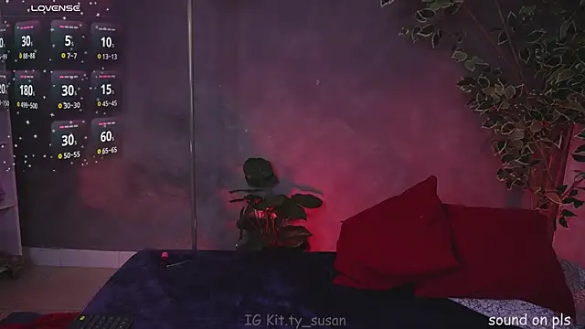 kitty pruu online show from August 1, 2026, 11:25 pm