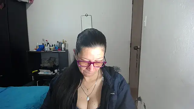 Snapshot of latin49 chatting on October 25, 2025, 5:17 am latin49 online show from October 25, 2025, 5:17 am