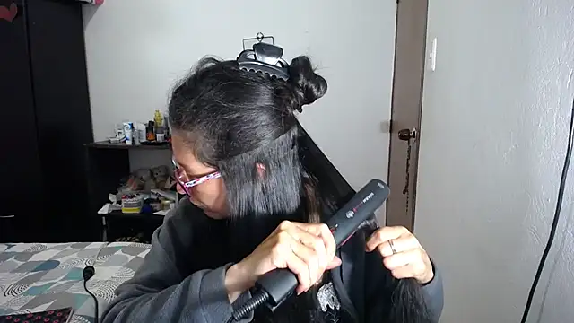 Snapshot of latin49 chatting on December 16, 2025, 4:17 am latin49 online show from December 16, 2025, 4:17 am