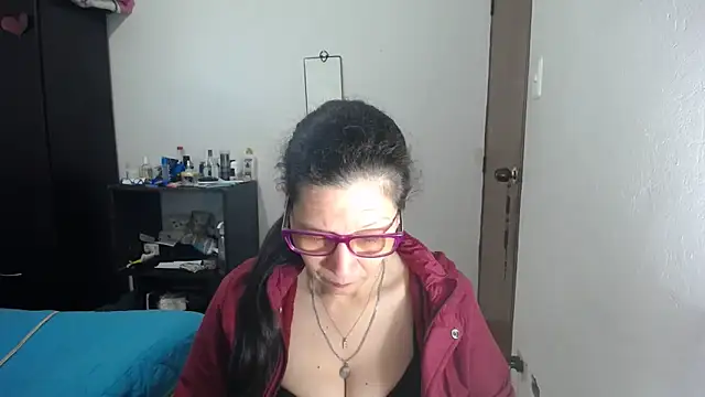 Snapshot of latin49 chatting on October 29, 2025, 4:00 am latin49 online show from October 29, 2025, 4:00 am