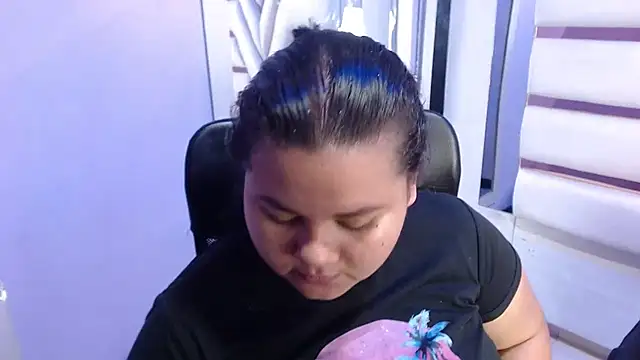 Snapshot of ValenTitis chatting on October 18, 2025, 8:22 pm ValenTitis online show from October 18, 2025, 8:22 pm