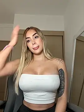 Snapshot of mi_suk11 chatting on October 23, 2025, 5:44 pm mi suk11 online show from October 23, 2025, 5:44 pm