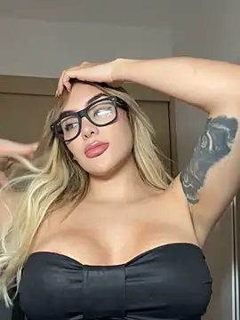 Snapshot of mi_suk11 chatting on October 18, 2025, 9:17 pm mi suk11 online show from October 18, 2025, 9:17 pm