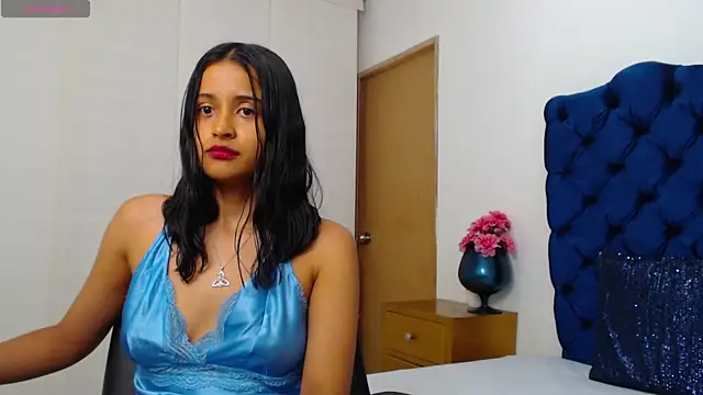 Snapshot of Lili666_ chatting on May 8, 2026, 3:21 am Lili666 online show from May 8, 2026, 3:21 am