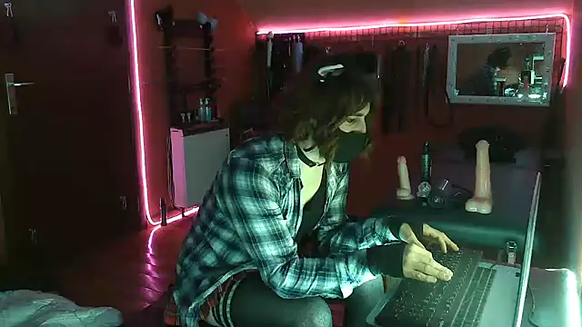 Ginny-the-bdsm-nympho online show from March 16, 2025, 6:01 pm