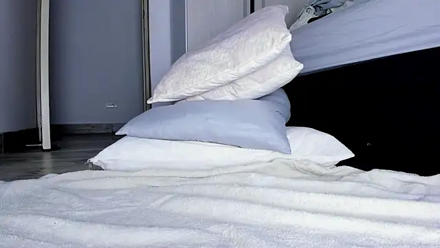 Snapshot of Skarleth69 chatting on March 12, 2026, 11:47 am Skarleth69 online show from March 12, 2026, 11:47 am