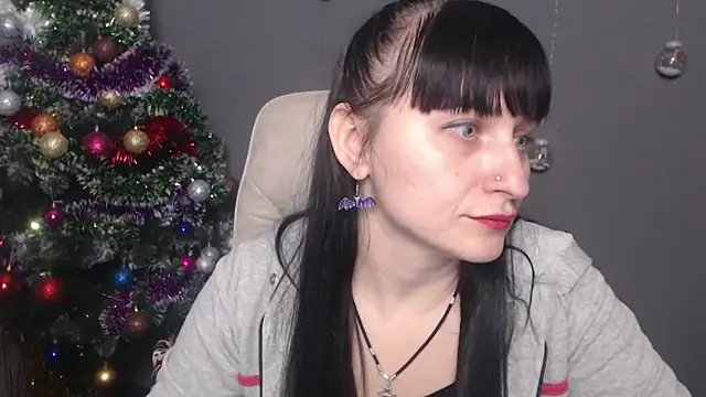 NinaFlawlees online show from December 17, 2025, 12:54 pm