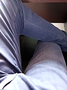 robinsan1010 online show from March 5, 2025, 9:38 am