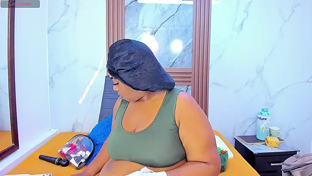 Snapshot of HannyMansonh chatting on October 22, 2025, 4:01 am HannyMansonh online show from October 22, 2025, 4:01 am