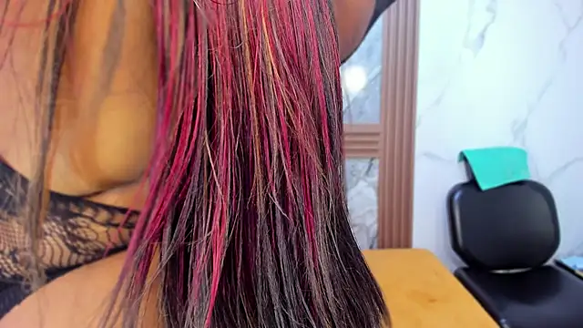 Snapshot of HannyMansonh chatting on November 16, 2025, 3:44 am HannyMansonh online show from November 16, 2025, 3:44 am