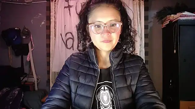 Hathorlove online show from February 17, 2026, 4:10 am