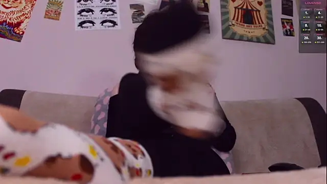 Luna Blake online show from January 7, 2026, 2:00 pm