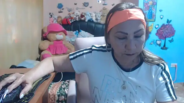 milfeddy  online show from April 30, 2026, 9:19 pm