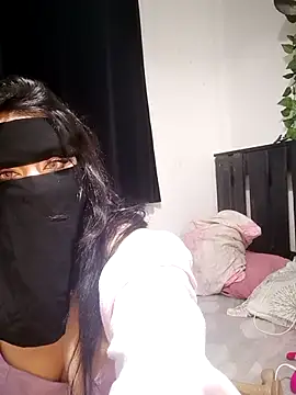 Snapshot of Bayan-Queen chatting on October 16, 2025, 9:34 pm Bayan-Queen online show from October 16, 2025, 9:34 pm