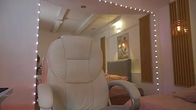 Snapshot of baby_sammyy chatting on November 2, 2025, 8:36 pm baby sammyy online show from November 2, 2025, 8:36 pm