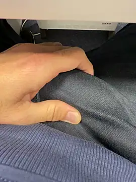 Snapshot of KielerMen chatting on November 13, 2025, 2:37 am KielerMen online show from November 13, 2025, 2:37 am