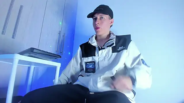 enzo bvlgari online show from March 3, 2025, 10:52 pm