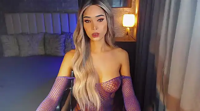 Snapshot of Miss_Amandaversace chatting on February 18, 2025, 5:31 am Miss Amandaversace online show from February 18, 2025, 5:31 am