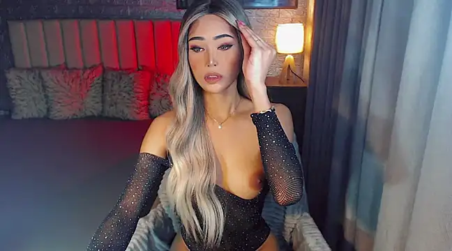 Snapshot of Miss_Amandaversace chatting on February 12, 2025, 8:40 pm Miss Amandaversace online show from February 12, 2025, 8:40 pm