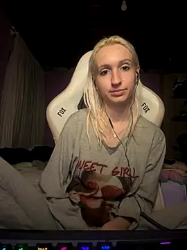 bunnydark00 online show from October 30, 2025, 12:31 am