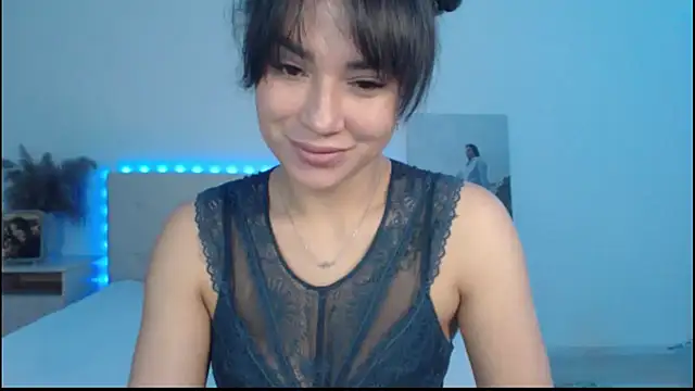 RoxannePure online show from October 9, 2025, 3:40 am