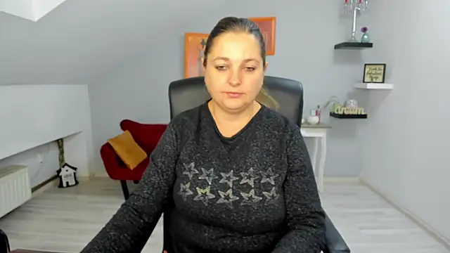 LollaGirl online show from October 22, 2025, 3:17 am