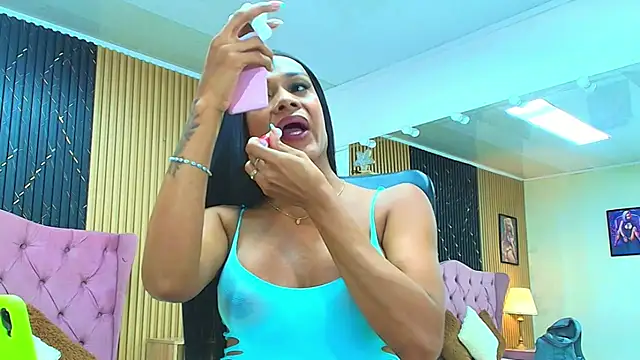 Snapshot of BARBIE_BROWNN chatting on June 22, 2026, 1:52 pm BARBIE BROWNN online show from June 22, 2026, 1:52 pm