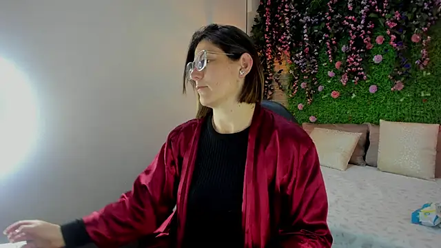 SarahDeyvis online show from March 27, 2026, 8:26 am