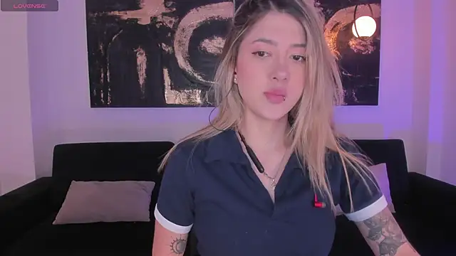 EveBensonX online show from February 17, 2026, 7:44 pm